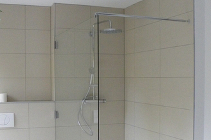 Mampara fija de baño