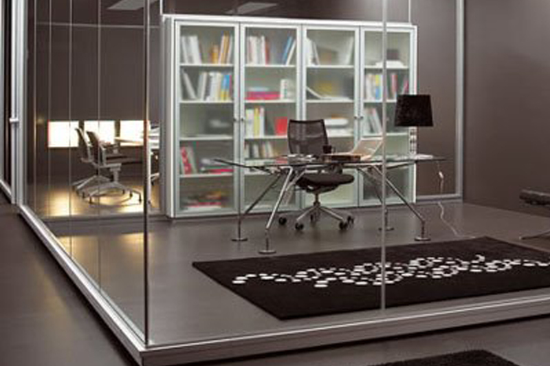 Fijo vidrio con puerta abatible